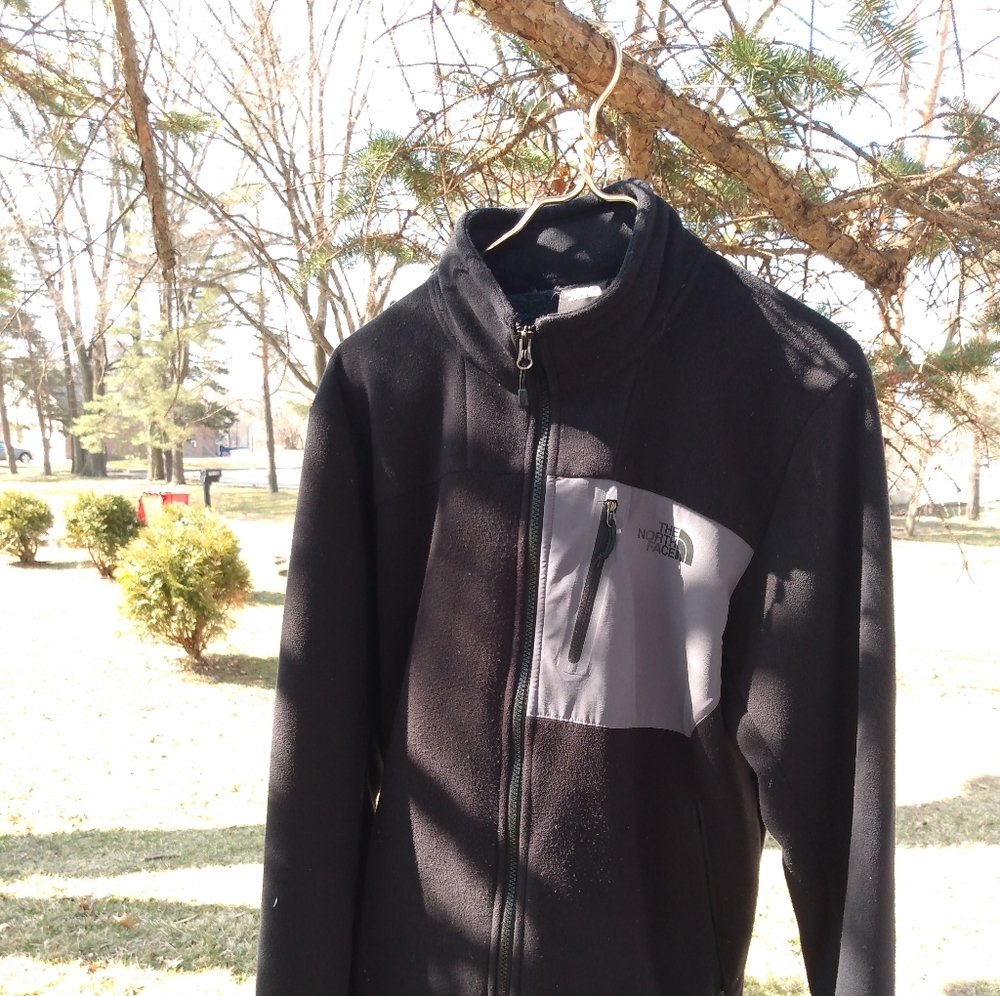 North Face Black and Grey Jacket Size; M